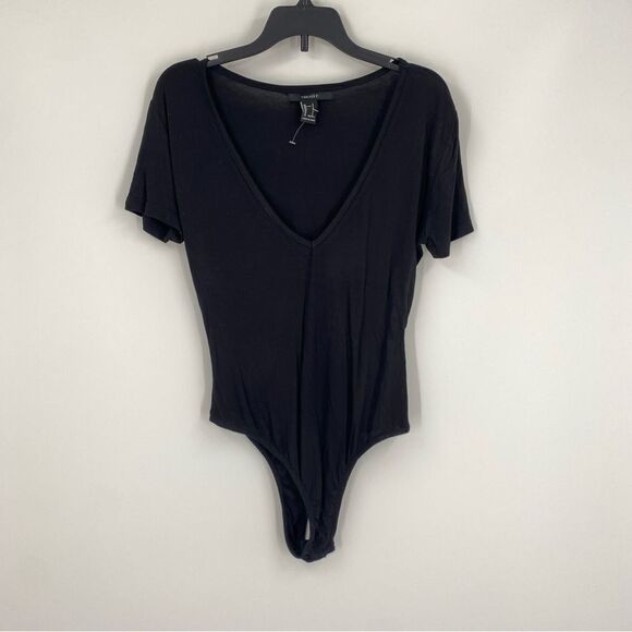 Forever 21 Women’s Deep V Neck Short Sleeve Black Bodysuit size S - Picture 1 of 3
